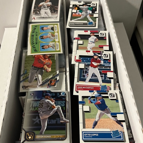 ⚾️ 1,300+ Major League Baseball Sports Trading Cards (B-12) - Picture 2 of 5